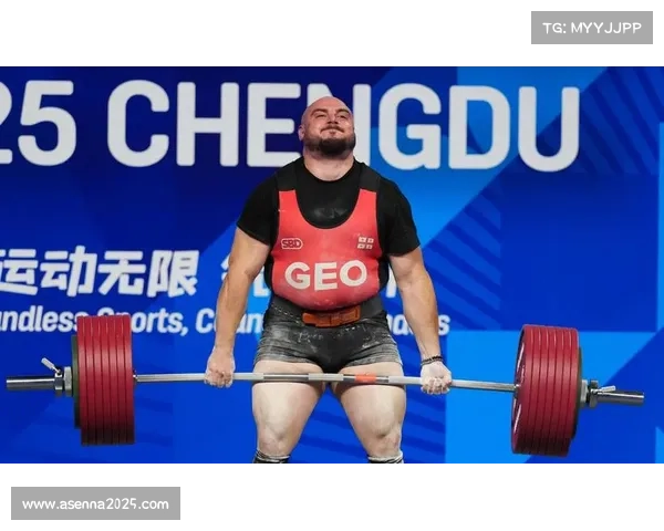 世运会力量举颁奖仪式：加拿大选手戴勒夺金